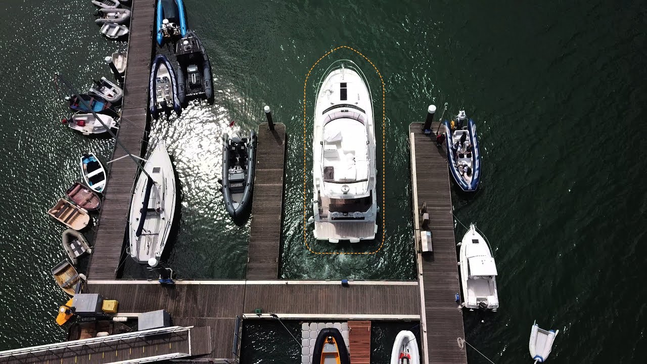 Prestige Yachts & Raymarine prezintă sistemul DockSense