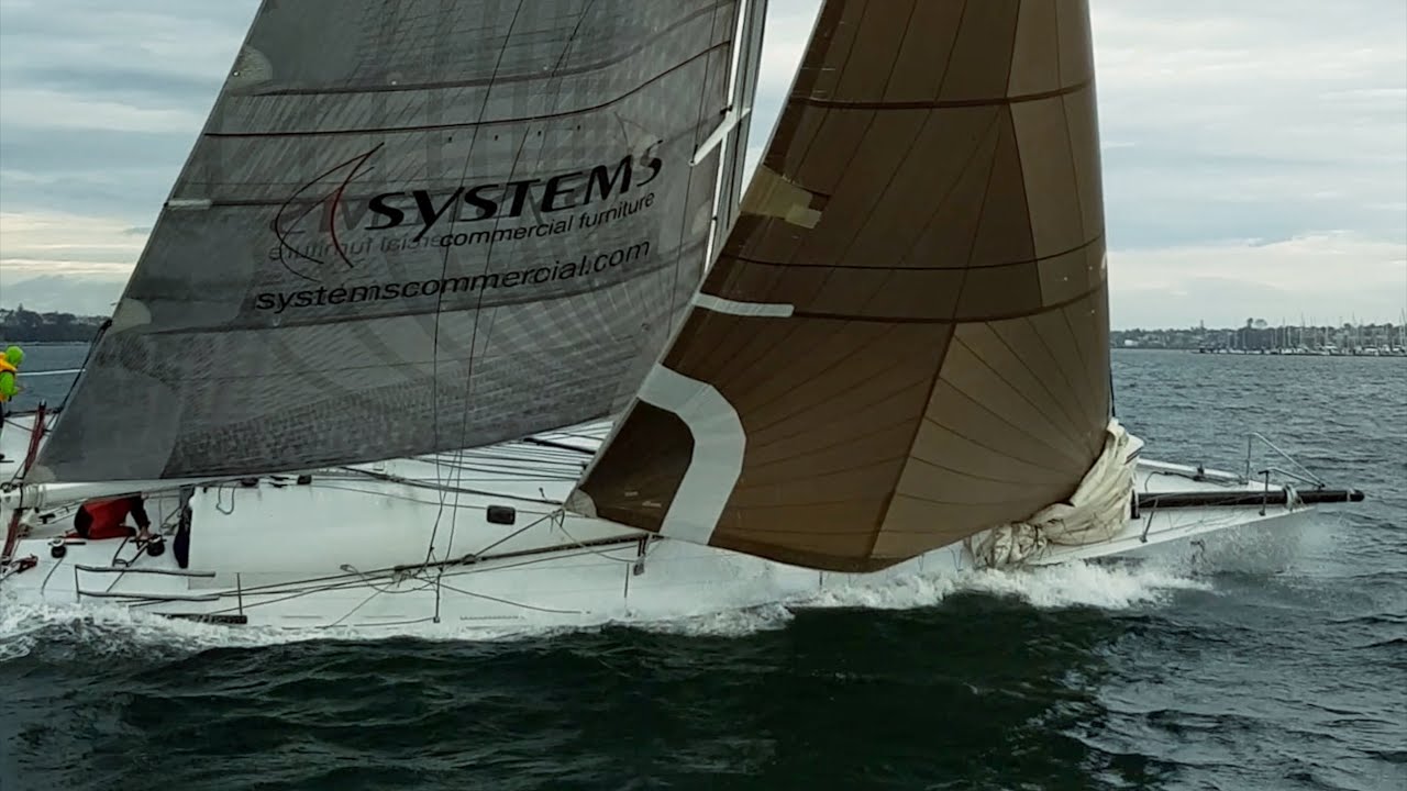 Descoperă iahtul cu vele ⛵️ SYSTEMS THUNDER