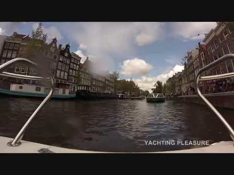 Excursie cu barca pe canalele Amsterdamului