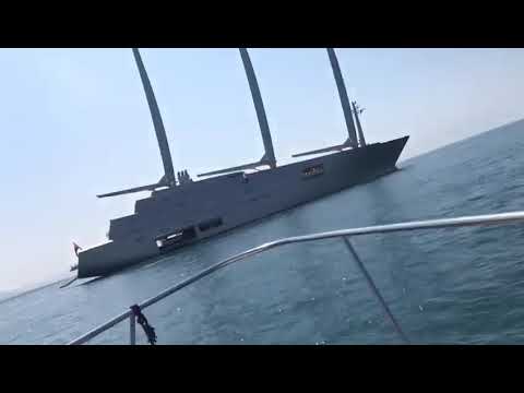Un iaht cu vele cel mai mare din lume cu câțiva metri!