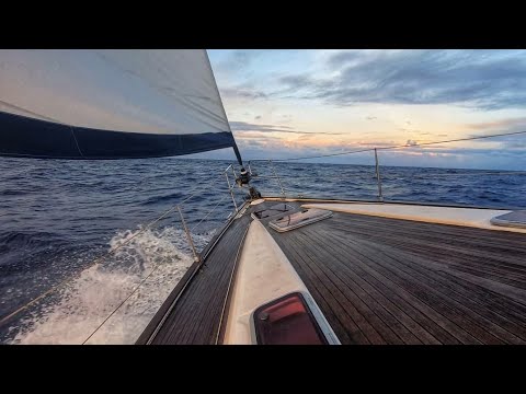 Navigare lină către Rangiroa, atolul Tuamotus - EP 146 Sailing Seatramp