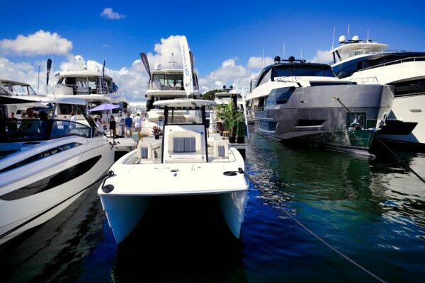 Tur complet de plimbare la Fort Lauderdale Boat Show 2022 (Flibs 2022)