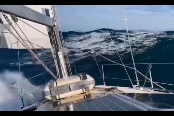 Navigare de la Split la Izola prin vânturi puternice de bura