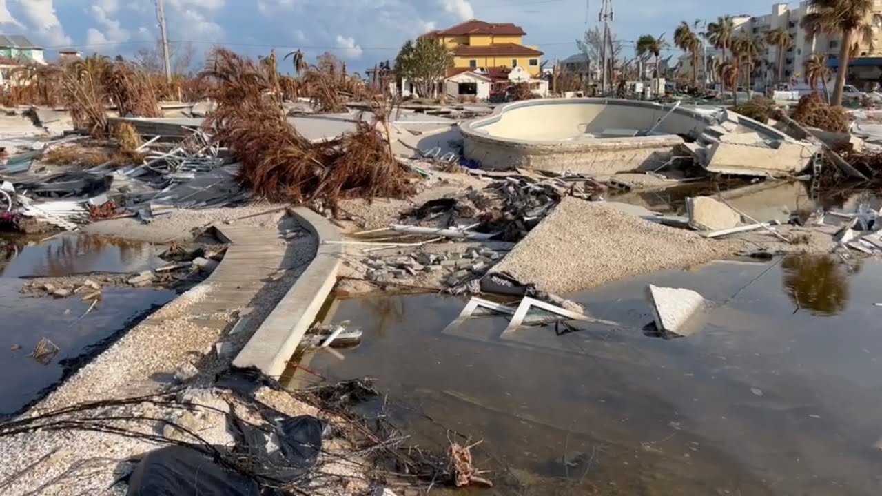 Uraganul a devastat Fort Myers Beach