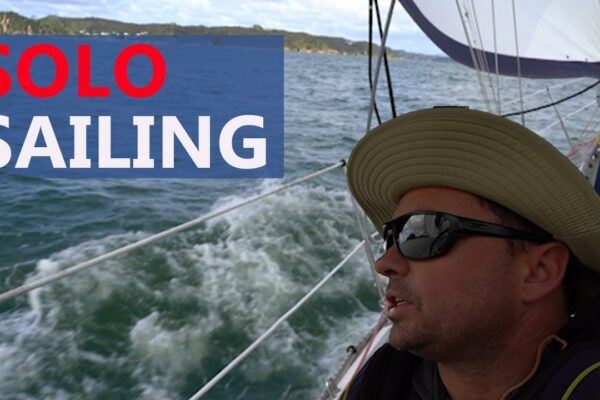 Navigarea cu o singură mână 25 de mile marine în Golful Insulelor |  Sailing Te Taiko ep.  24
