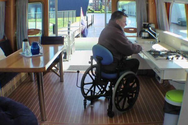 Aquanaut Yachting Access 1500 Yacht cu motor pentru persoane cu dizabilitati