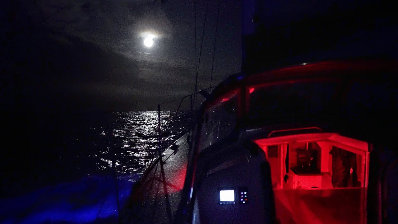 Cum navigăm noaptea — DAY4 / North Atlantic Crossing |  Sailing Uma [Step 192.04]