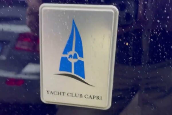Fiat 500X Yacht Club Capri ( 2022 ) 1.3 T4 150cv DTC... Eleganta in aer liber...