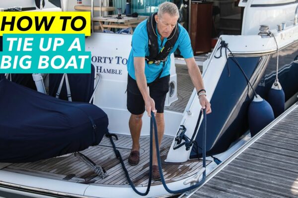 Cum să andocuri o barcă |  Legarea unui iaht cu motor flybridge de 60 de picioare |  Barcă cu motor și iahting