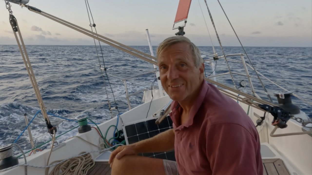 Solo Sailor Simon Curwen: Imagini la bord de la Lanzarote la Cape Town