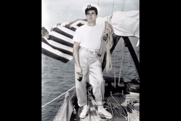 Tyrone Power pe iahtul său Sirocco, 1947