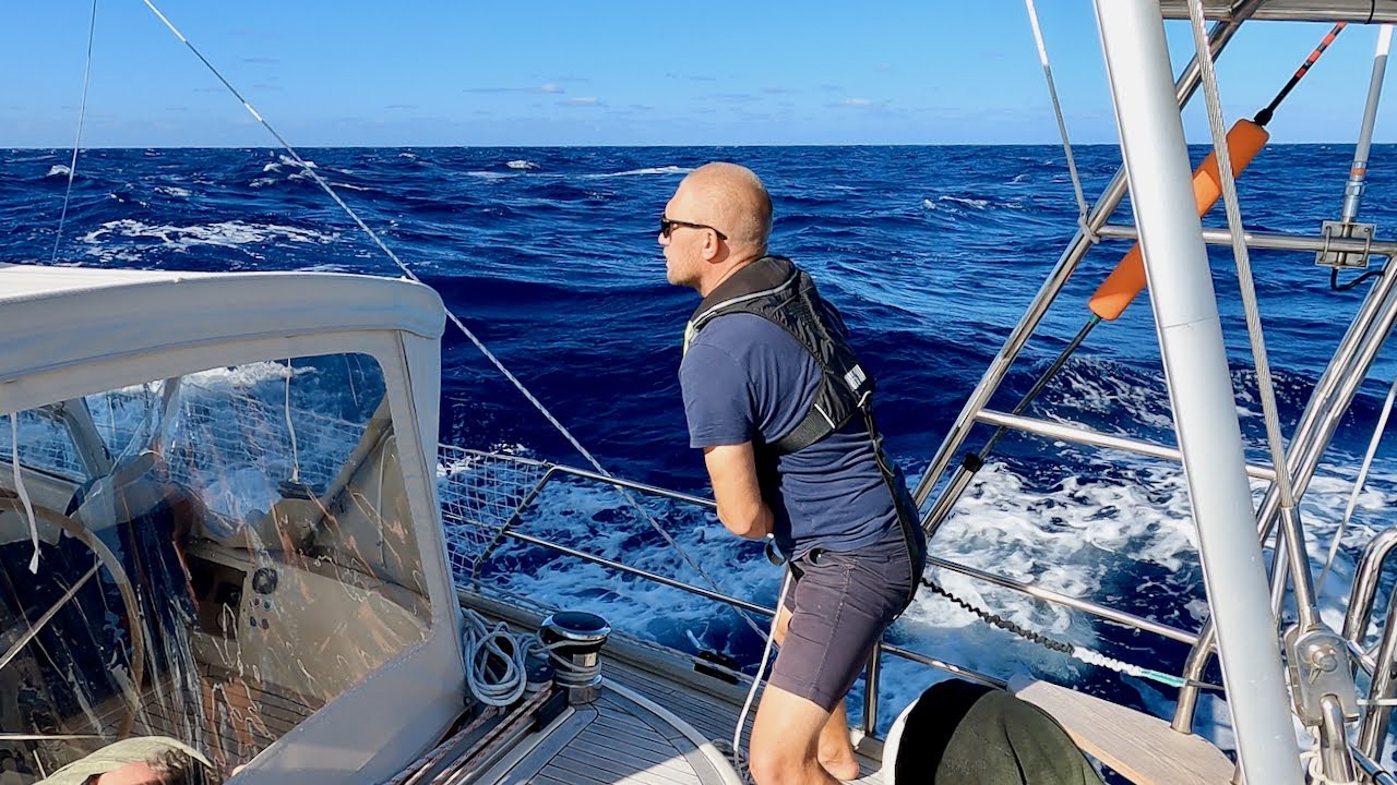 Navigați 480 de mile nautice către o insulă minusculă din Atlantic - Ep.  280 RAN Sailing