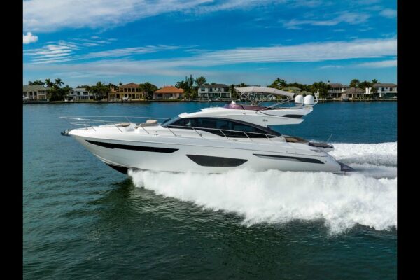2016 Princess S65 Motor Yacht - De vânzare cu HMY Yachts