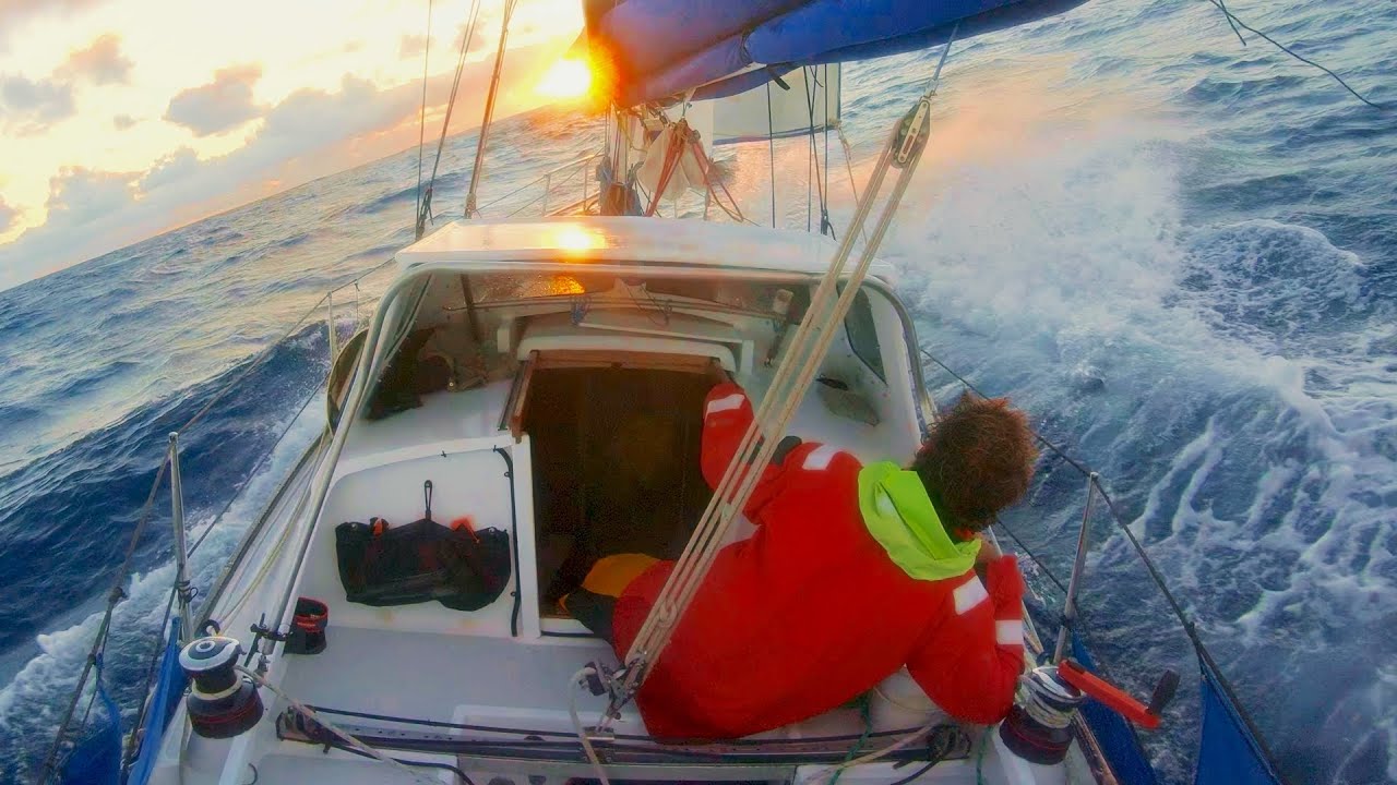 E acum ori niciodată.  28 de ore de navigație la vreme - Free Range Sailing Ep 200