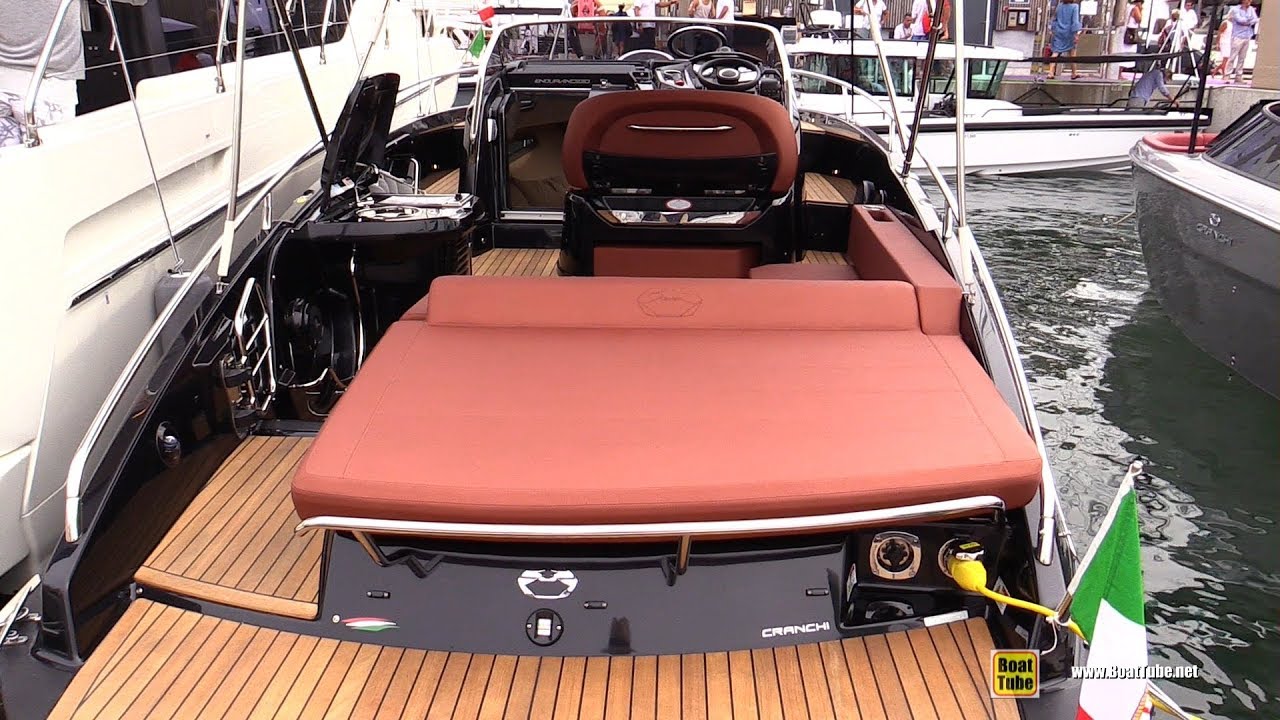 2019 Cranchi Endurance 30 Yacht - Deck and Interior Walkaround - 2018 Cannes Yachting Festival