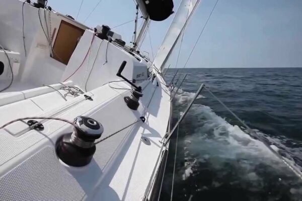 Elan 350 video Yachting World HD