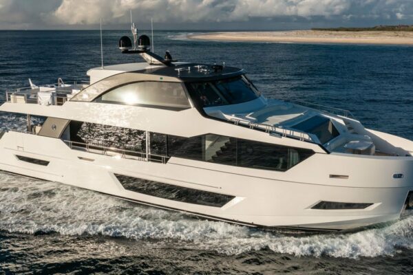 Ocean Alexander 28E (Explorer) SuperYacht Tour