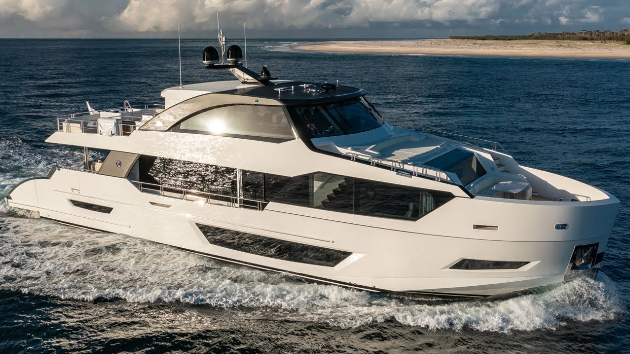 Ocean Alexander 28E (Explorer) SuperYacht Tour