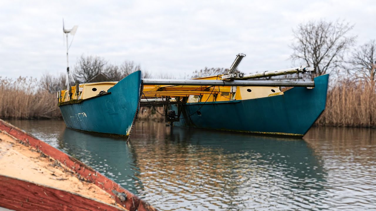 Am făcut o ofertă scăzută la un catamaran care se scufundă |  Sălbatic Sailing