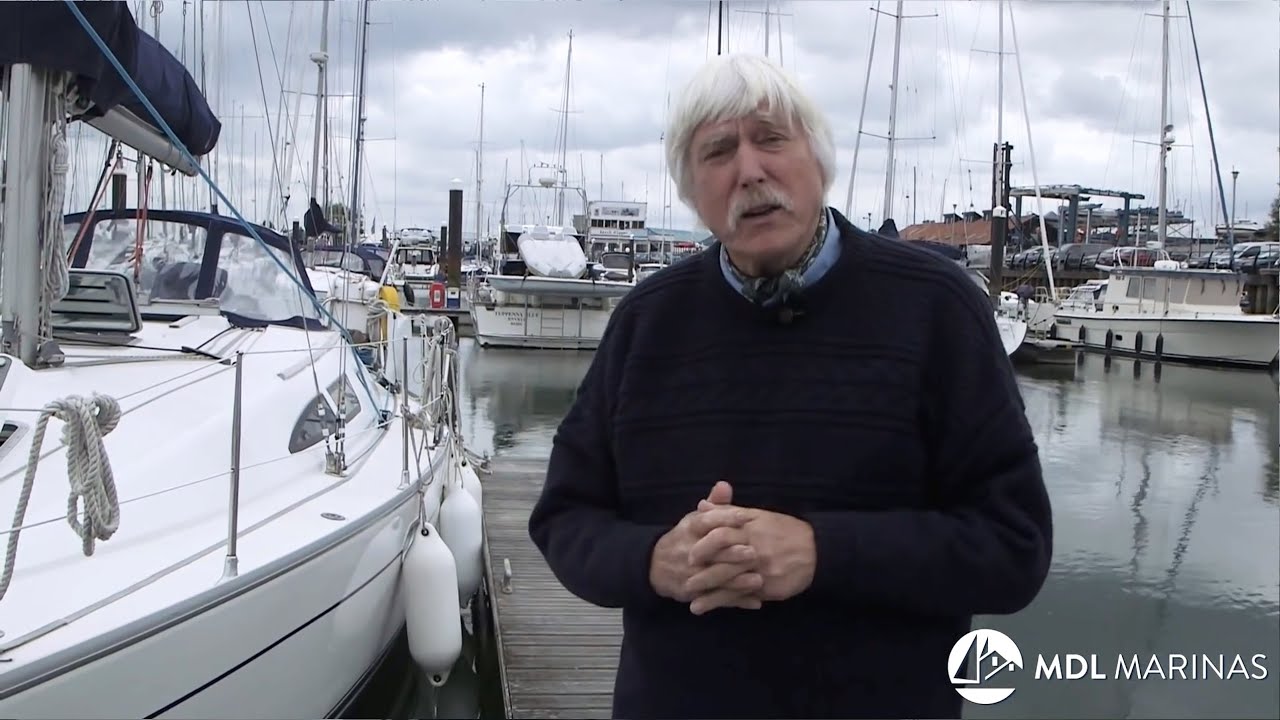 Tom Cunliffe descrie cum să intrați într-un port de agrement și cum să vă asigurați barca