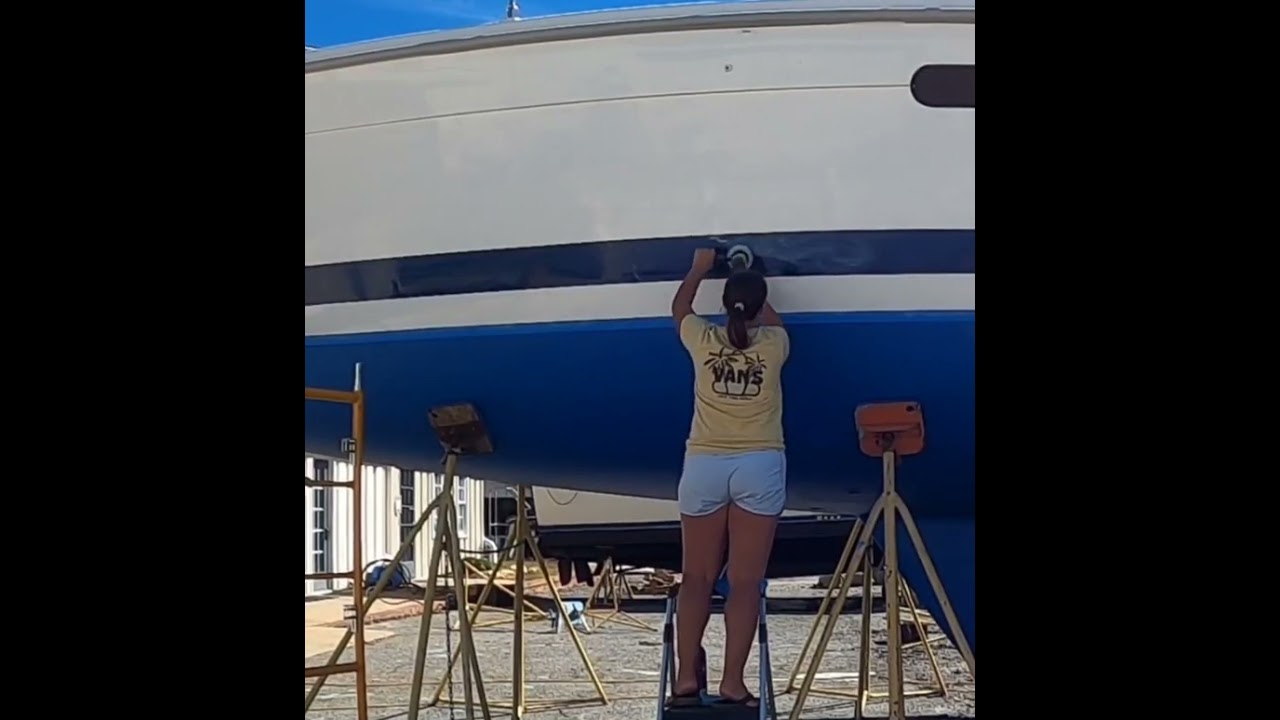 Bun venit la sezonul 3 #livingonasailboat #sailingcouple #boatrefit #sailing