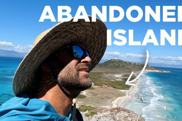 Navigați către o insulă abandonată din Puerto Rico // Familie de navigatori cu normă întreagă