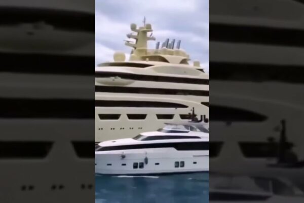 Milionar VS Miliardar #pantaloni #yachting