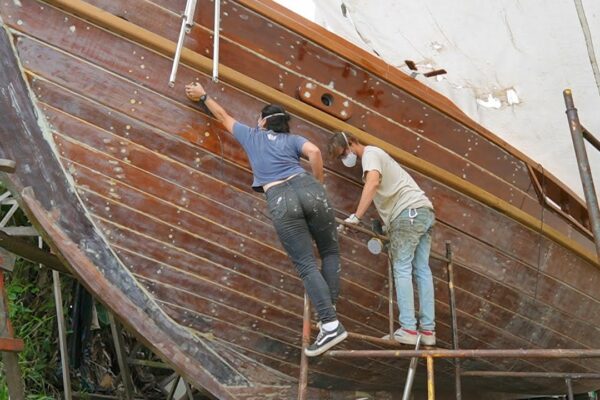 Carenarea COCĂ a bărcii noastre din lemn SALVAGED — Sailing Yabá 128