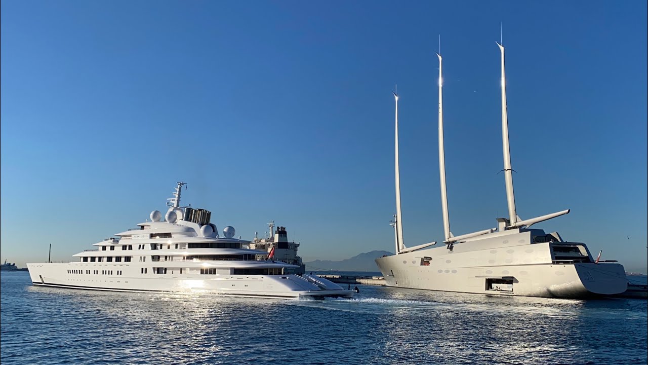 Azzam, 180,61 m Super Yacht și Sailing Yacht A, 142,81 m Sailing Yacht în Gibraltar (Observare rară)