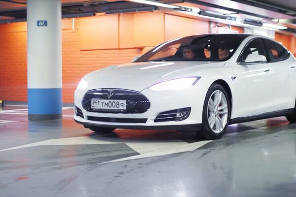 Tuning interior inspirat de Tesla Model S yachting - interviu cu proprietarul