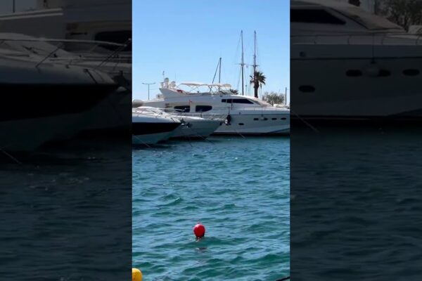 🇬🇷 Amazing Yacht - Marina în Pireu și Riviera, Grecia #shorts