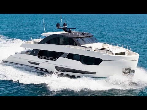 Tur superyacht de 16 milioane USD: Ocean Alexander 32E