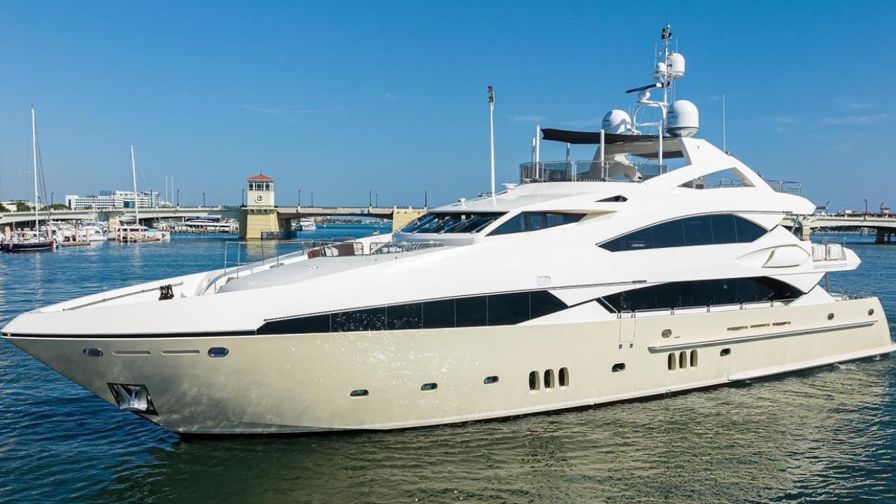 În interiorul unui SuperYacht de lux de 10.000.000 USD |  Sunseeker 121 Super Yacht Tour