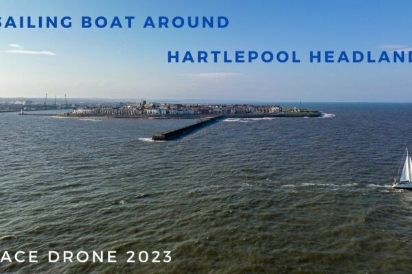 Barcă cu vele în jurul Hartlepool Headland.  #barci cu vele #navile