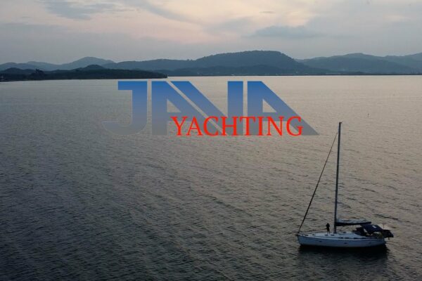 Java Yachting Academy: Phuket;  Tailanda
