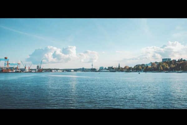 chilă.  navigație  City - film imagine cu vocile lui Björn Högsdal și Selina Seemann