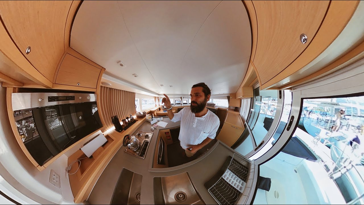 Catamaran Lagoon 450F cu flybridge, 2020 - prezentare 360°, 4K | Pikasea Sail