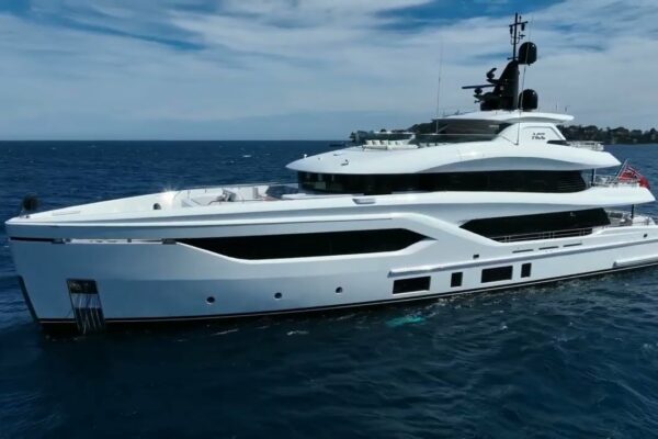 Design lider mondial de la Diana Yacht Design și Reymond Langton, C144s ACE