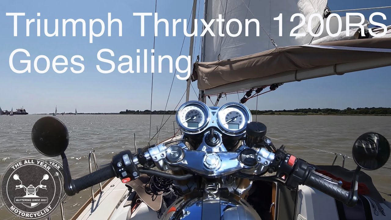 Triumph Thruxton 1200 RS merge la navigație