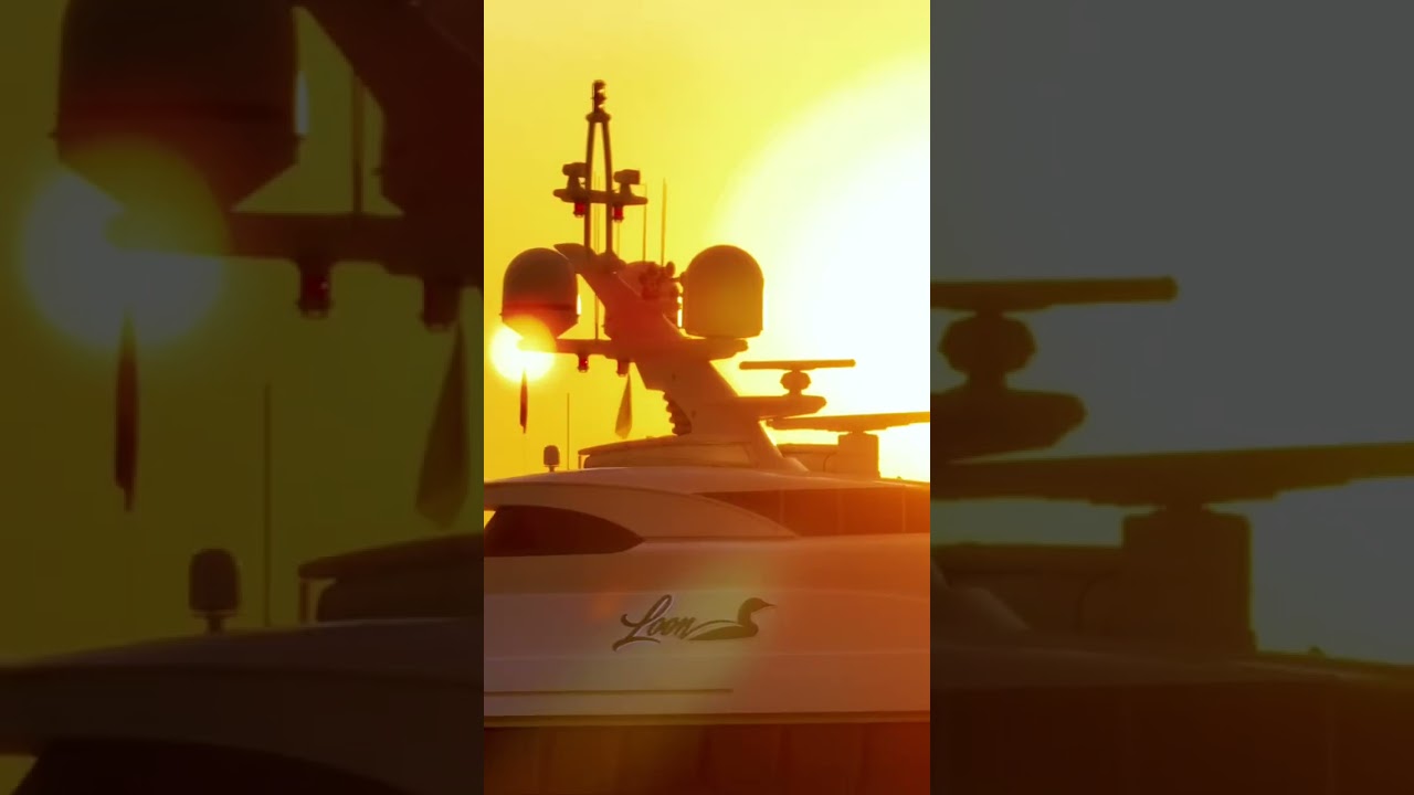 Două Superyacht Loons, Un Golden Sunset #superyachts