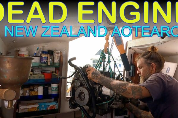 DEFECTAREA MOTORULUI: Testarea compresiei și tragerea motorului pe o barcă cu pânze în Opua Noua Zeelandă