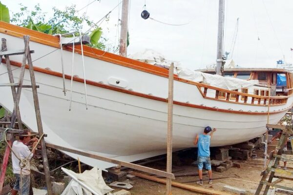 Definirea liniei de plutire a bărcii noastre cândva care s-a scufundat fără niciun echipament — Sailing Yabá 138