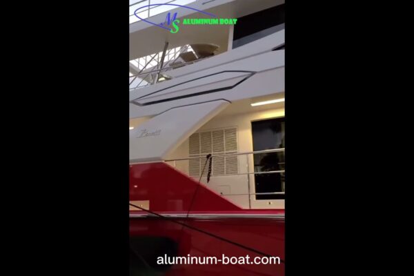 Dna Aluminium Boat. Oricine vrea să încerce acest iaht de lux cu două etaje???