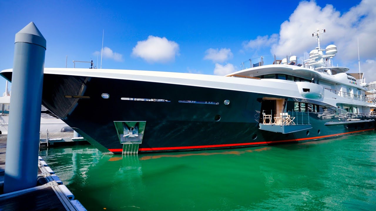 Miami Boat Show 2022 (docuri în aer liber/Super iahturi)