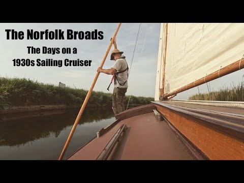 Excursie de două zile cu navigație pe un crucișător din lemn de epocă din anii 1930.  Cazare la Anchor.  Norfolk Broads.