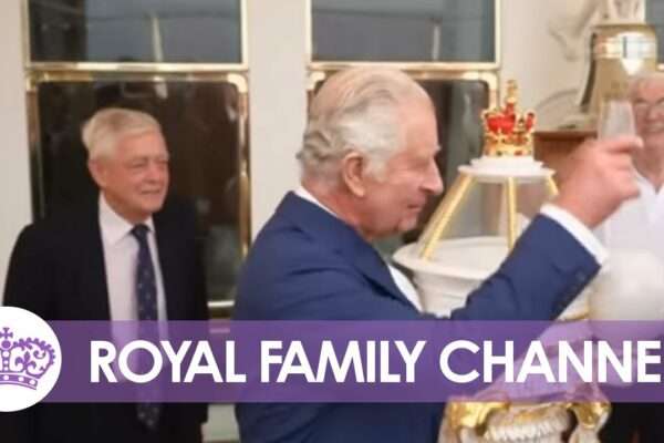 Un rege Charles plin de spirit bea vin cu Royal Yachtsman