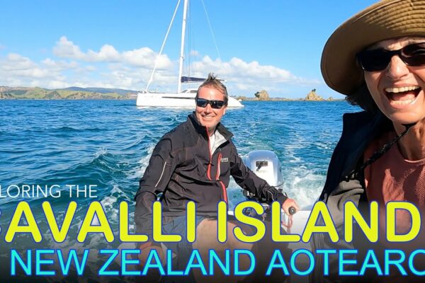Explorând Insulele Cavalli din Noua Zeelandă cu echipajul SV Womble