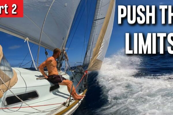 Navigarea prin Pacific Pt 2 / Yacht Damaging Debris & Beating To Weather Ep 119