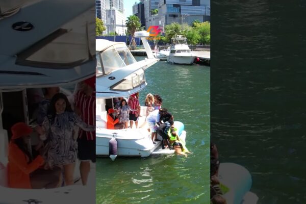 🌊💦 FEMEIE LA BORDA!  „Epic Rescue Yacht: Drama cu picurare pe râul Miami” 🚤👸