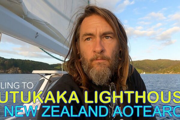 Ancorarea la Tutukaka din Noua Zeelandă și vizitarea farului de pe insula Kukutauwhao